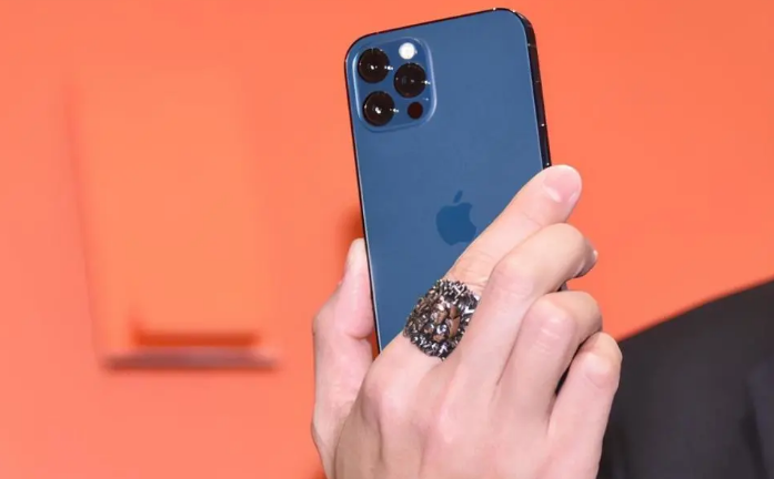 剑阁苹果手机维修分享iPhone12系列重启方法教程 